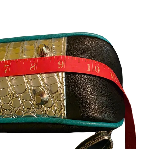Cowgirl Trendy Cross Body Teal Hot Pink Silver Black Butterfly Embellished Bag - Picture 14 of 16